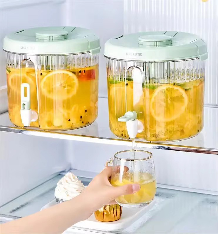 High Quality Large Capacity Round Plastic Beverages Bucket Household Refrigerator Cold Water Kettle With Faucet