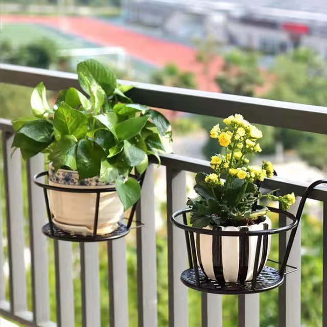 2 pieces Outdoor Balcony Railing Fence Planters Hanging Metal Iron Thicken Steel Baskets Flower Pot Holder